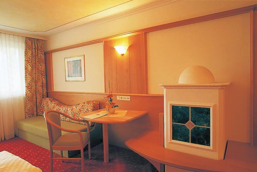 Hotel Maria Theresia シランドロ エクステリア 写真