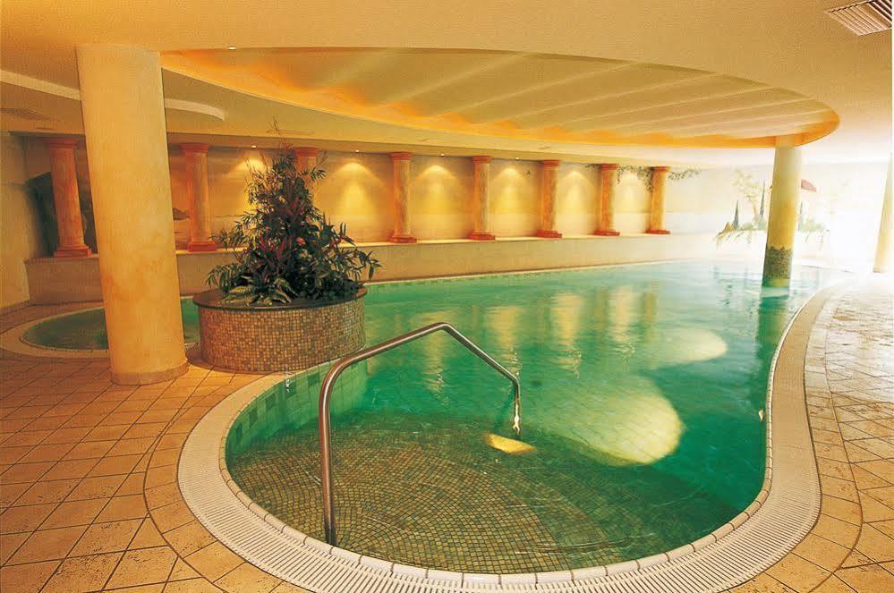 Hotel Maria Theresia シランドロ エクステリア 写真